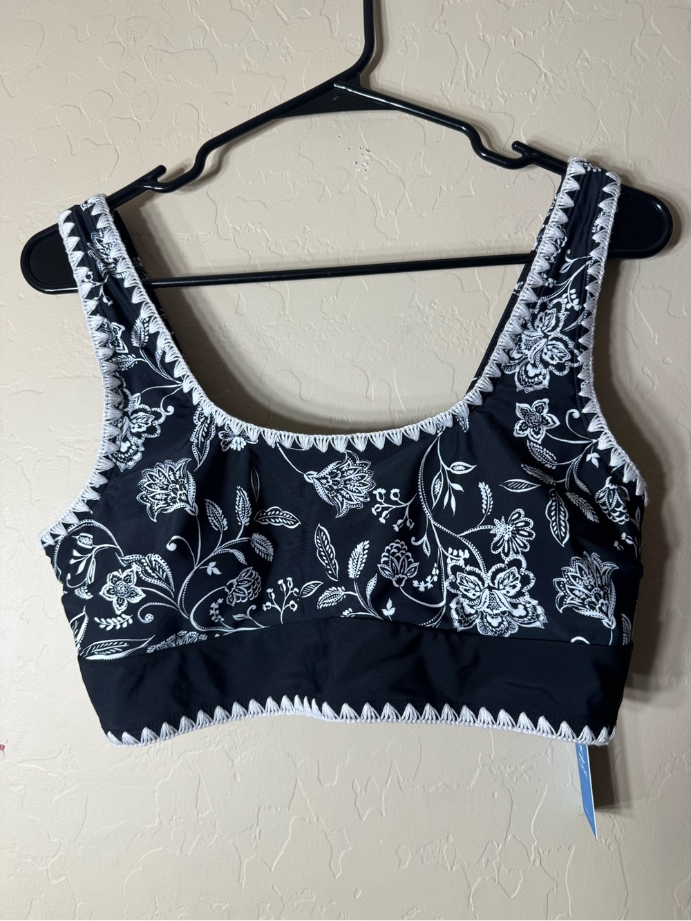 Cupshe Black White Floral Crochet Trim Bikini Top Scoop Neck Swim Top NWT L